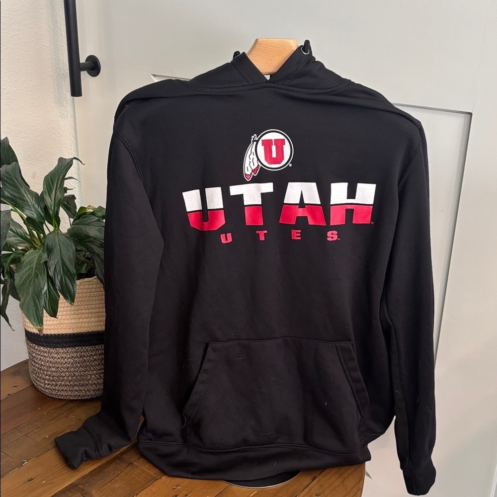 Black Utah Utes Hoodie. Men’s. Size Medium